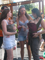 Από τις δωρεάν συναντήσεις babywearing