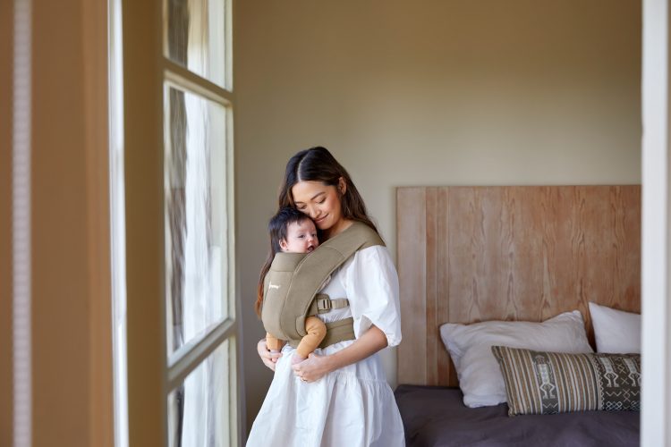 Μάρσιπος Ergobaby Embrace Soft Olive