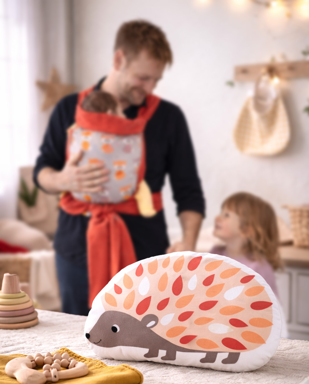 decor-nursery-pillow-Hedgehog-dad-babywearing Χειροποίητο Μαξιλάρι Σκαντζόχοιρος - Διακοσμητικό Παιδικού Δωματίου