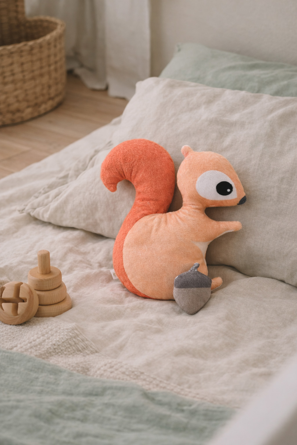 decor-nursery-pillow-squirrel-3 Χειροποίητο Μαξιλάρι Σκίουρος - Διακοσμητικό Παιδικού Δωματίου