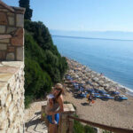 katevainoume-paralia