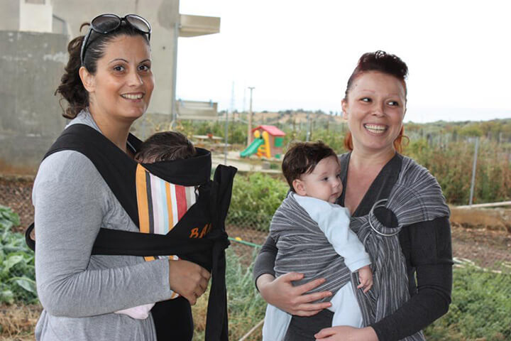 A babywearing meet-up