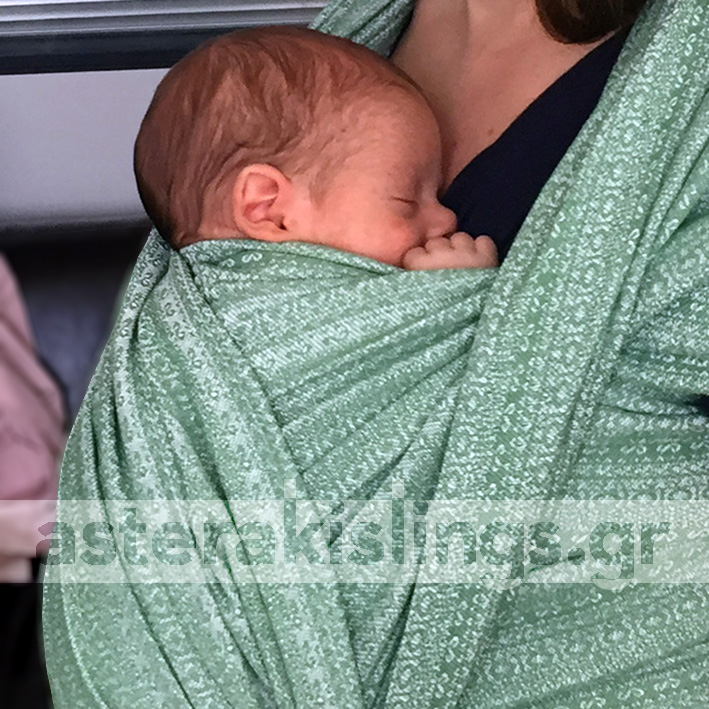 2.8 kg newborn in an Ellevill woven wrap