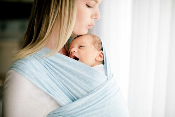 Ergobaby AURA Ελαστικός Μάρσιπος Wrap - Baby Blue - Image 5