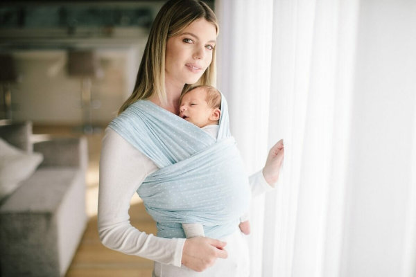 Ergobaby AURA Ελαστικός Μάρσιπος Wrap - Baby Blue - Image 4