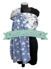 Μάρσιπος ring sling με κρίκους, από 100% οργανικό βαμβάκι, λεπτό και απαλό, σε χρώμα γαλάζιο με αστεράκια