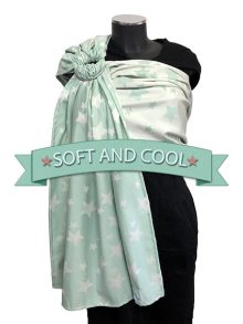 Μάρσιπος ring sling με κρίκους, από 100% οργανικό βαμβάκι, λεπτό και απαλό, σε χρώμα φυστικί-βεραμάν με αστεράκια
