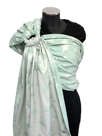 Μάρσιπος ring sling με κρίκους, από 100% οργανικό βαμβάκι, λεπτό και απαλό, σε χρώμα φυστικί-βεραμάν με αστεράκια